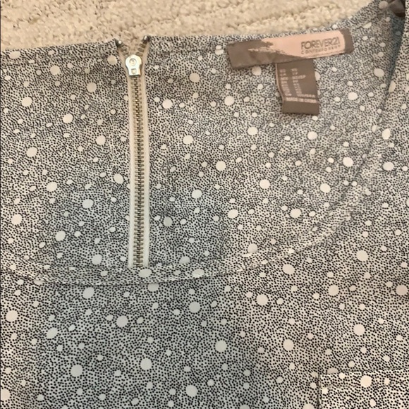 Women’s top - Picture 2 of 4